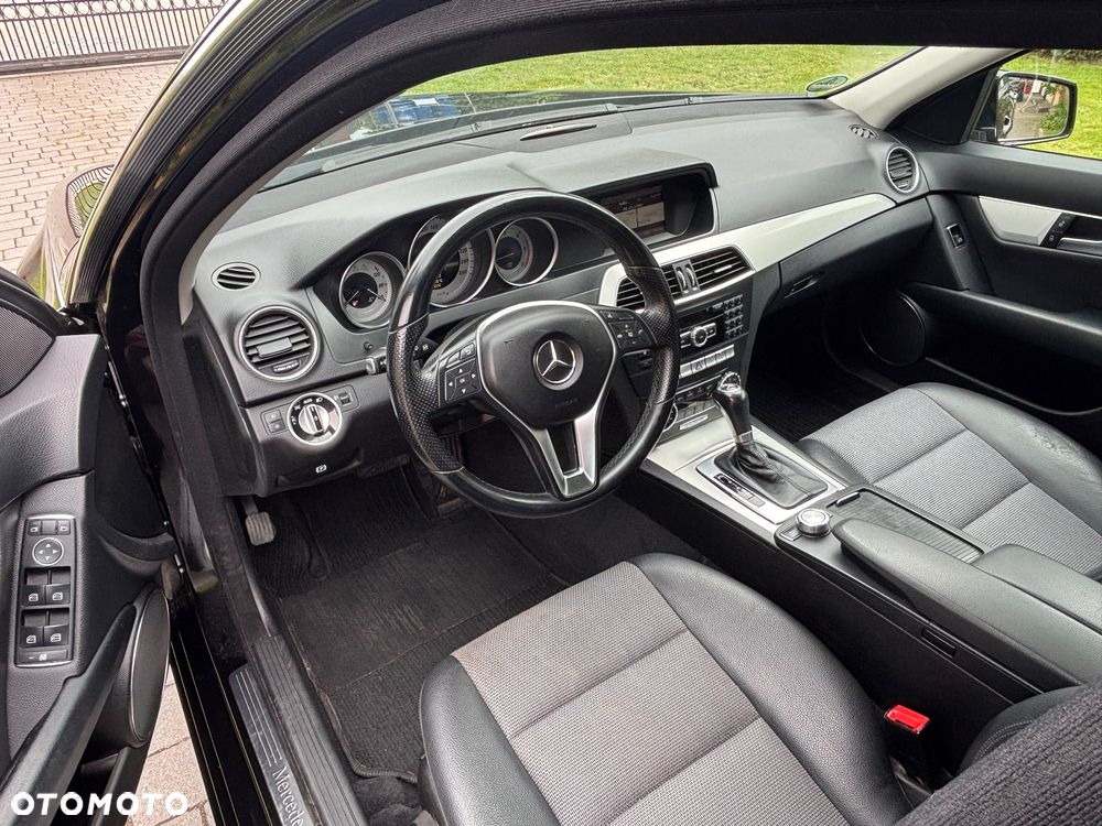 Mercedes-Benz Klasa C 220 CDI 7G-TRONIC Avantgarde Edition - 23