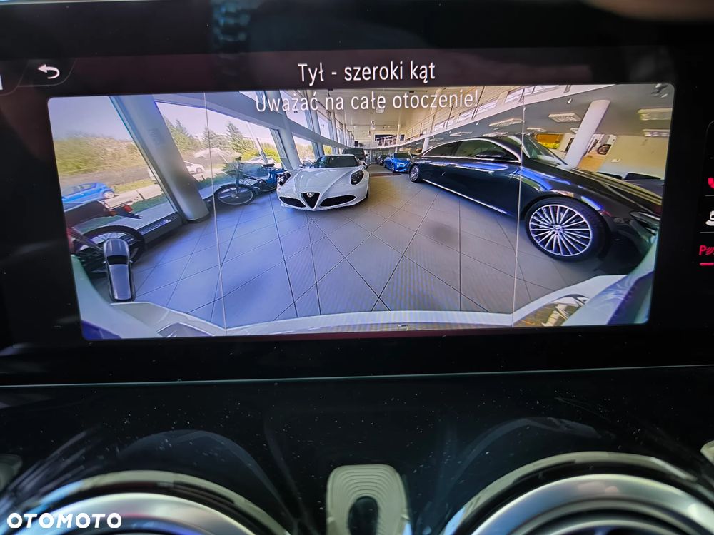 Mercedes-Benz GLB 200 AMG Line 7G-DCT - 21