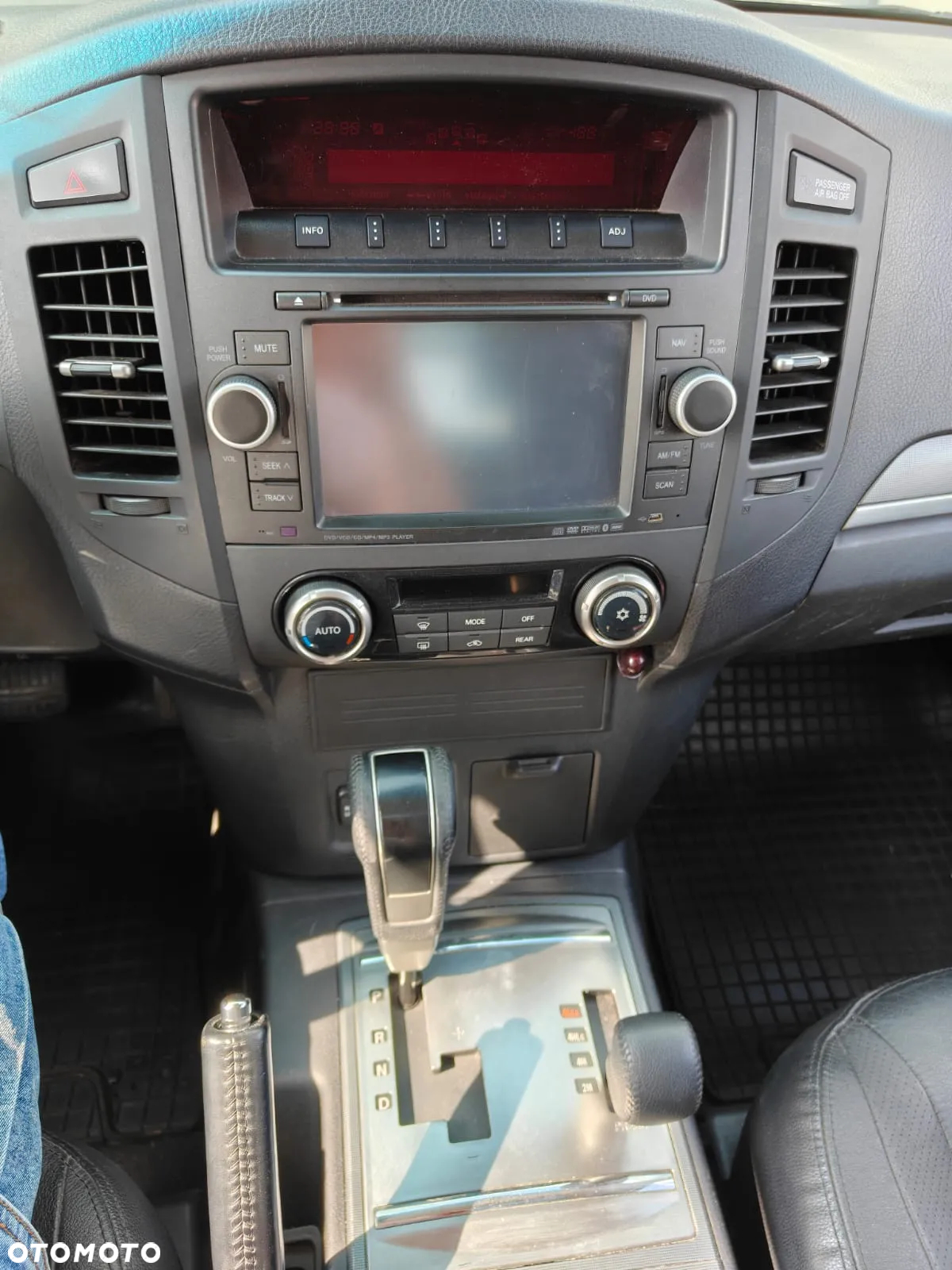 Mitsubishi Pajero 3.2 DID Instyle - 12
