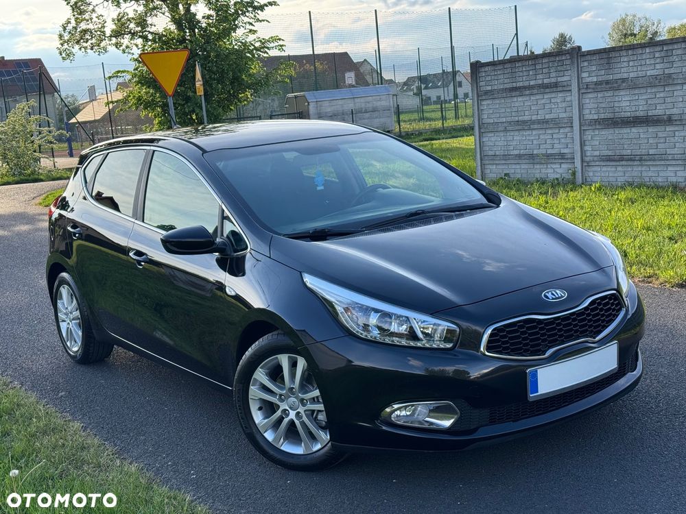 Kia Ceed - 10