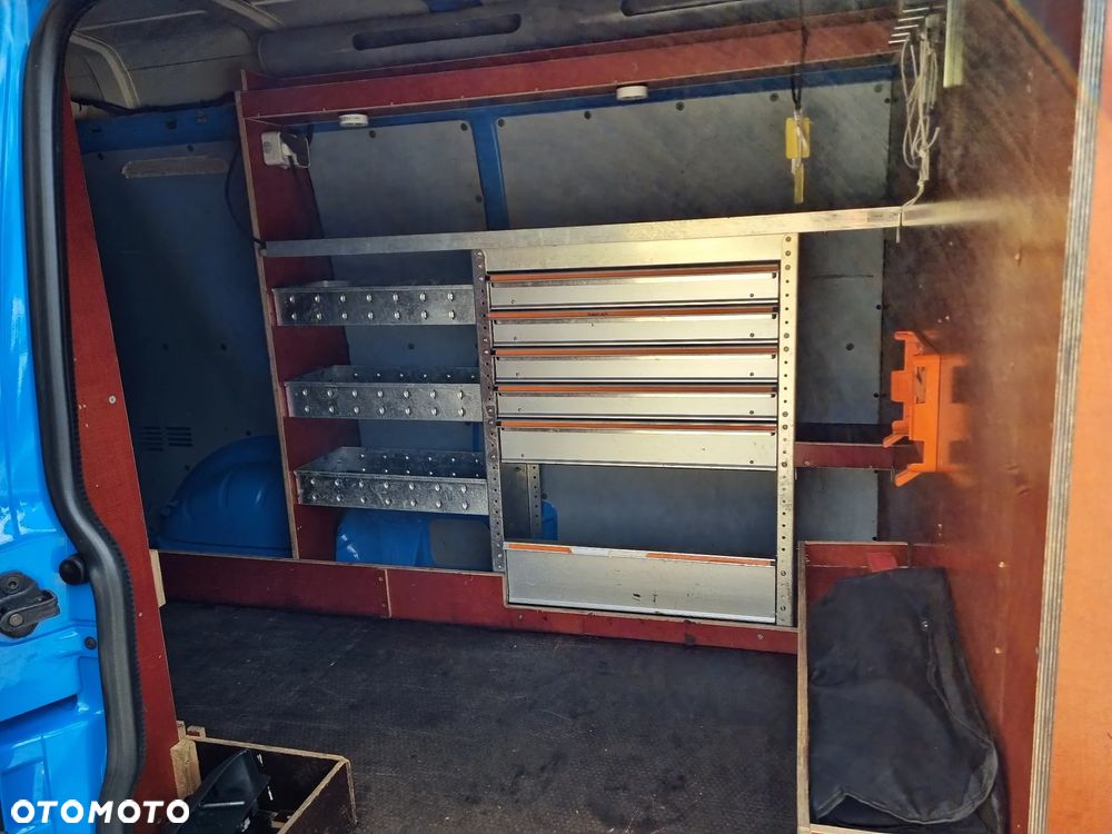 Volkswagen Transporter - 22