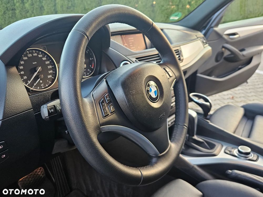 BMW X1 sDrive18i - 32