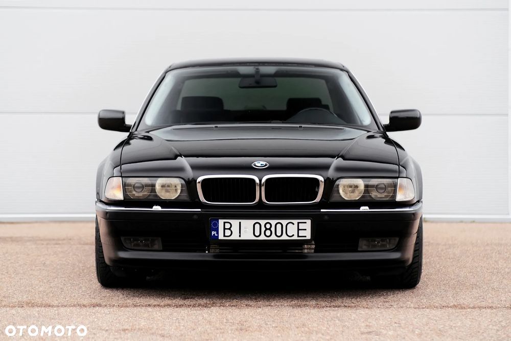 BMW Seria 7 740i V8 - 1