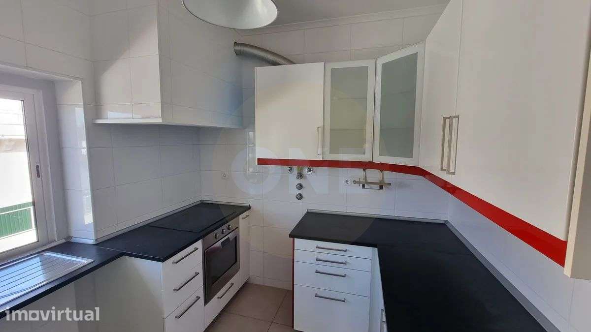Arrendamento T2 com garagem box Porto Salvo - Grande imagem: 2/37