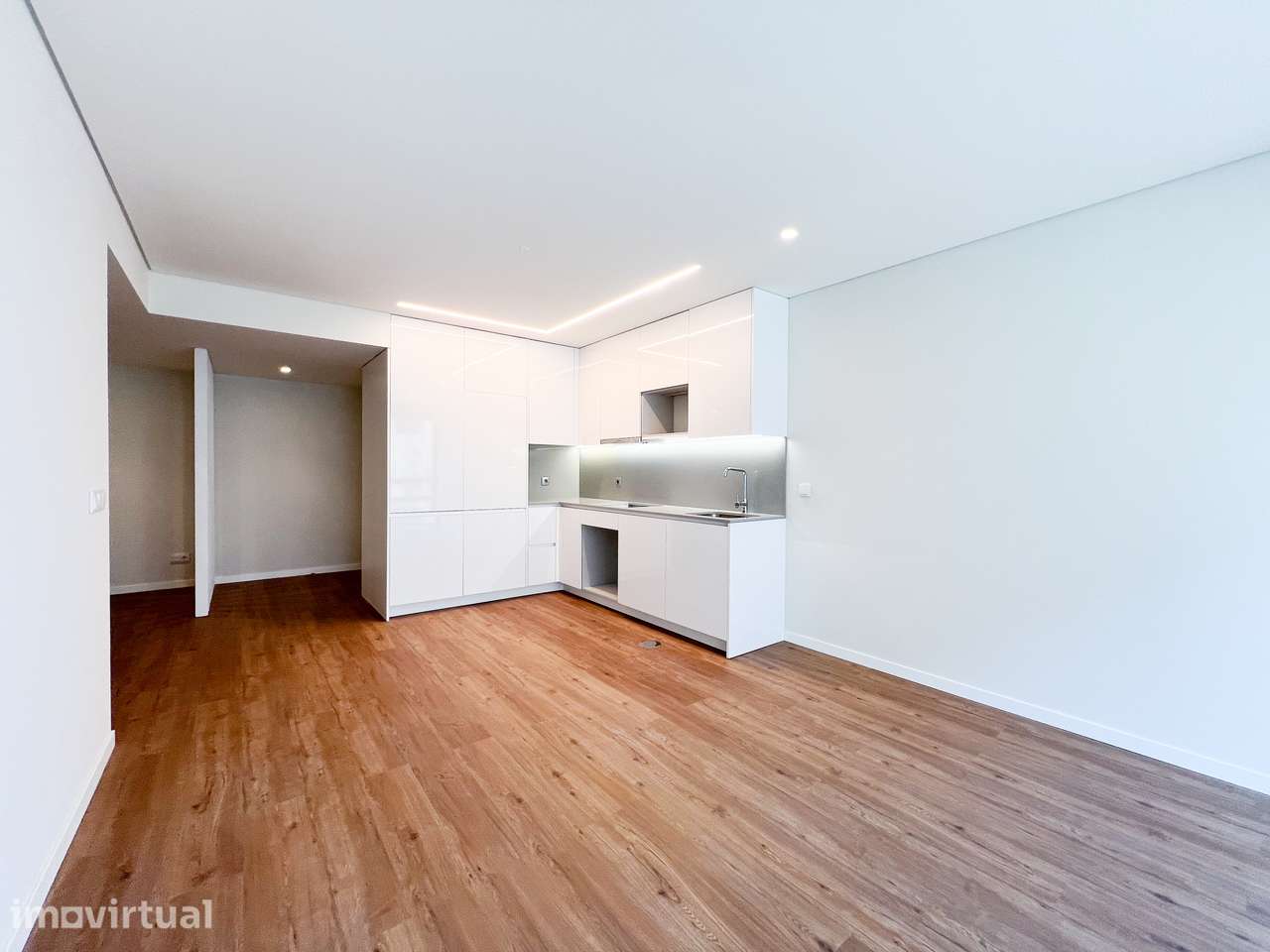 Apartamento T2 Novo c/ Varanda e Lugar de Garagem -Oliveira do Douro - Grande imagem: 5/13