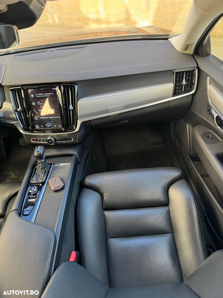 Volvo S90 D3 Geartronic Momentum Pro - 22