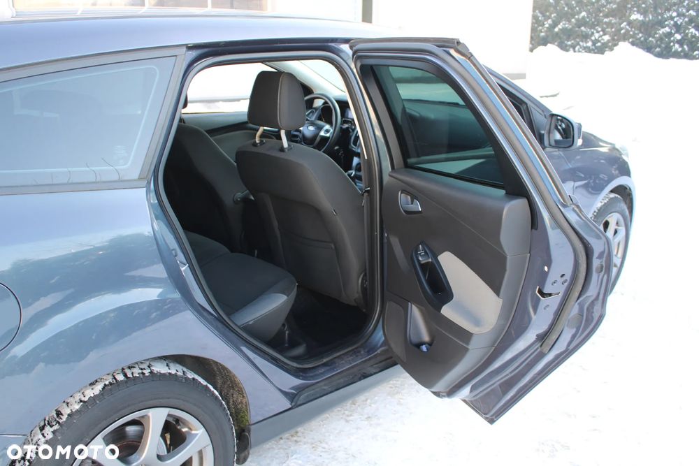 Ford Focus SW - 25