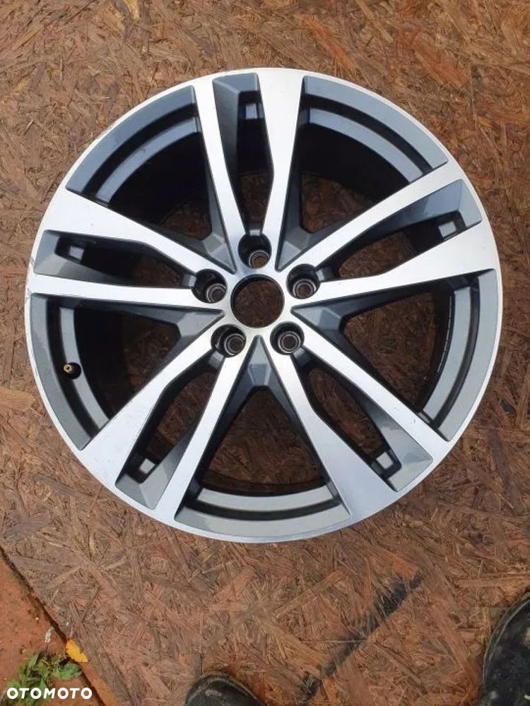 Felga alumin Audi 8.5" x 19" 5x112 ET 40 - 1