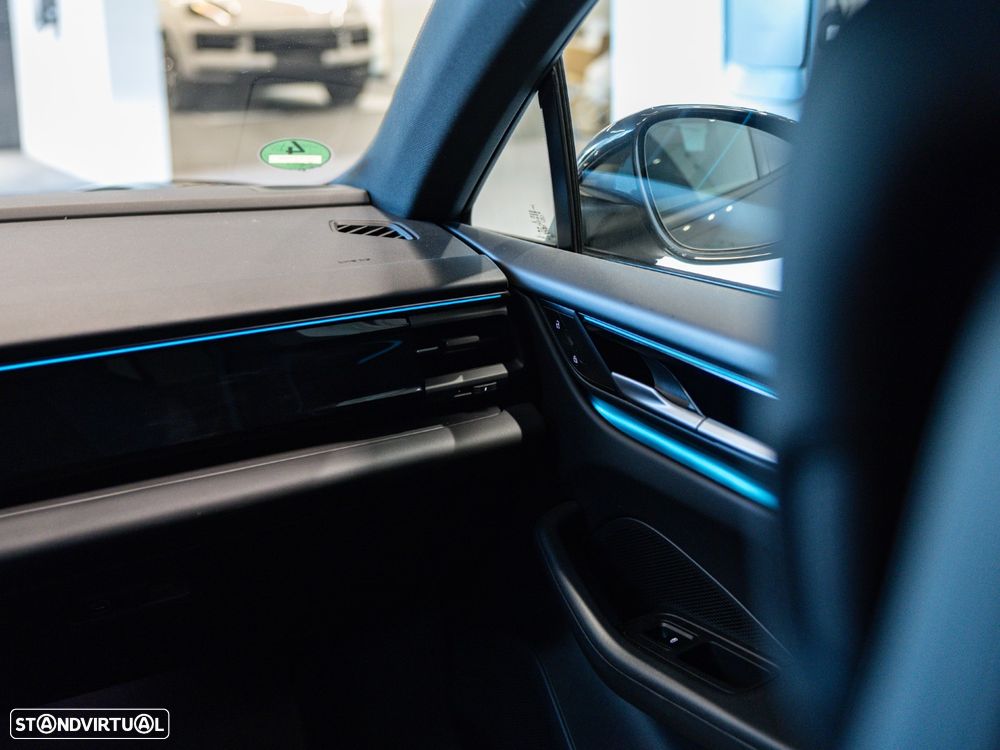 Porsche Macan Electric - 28