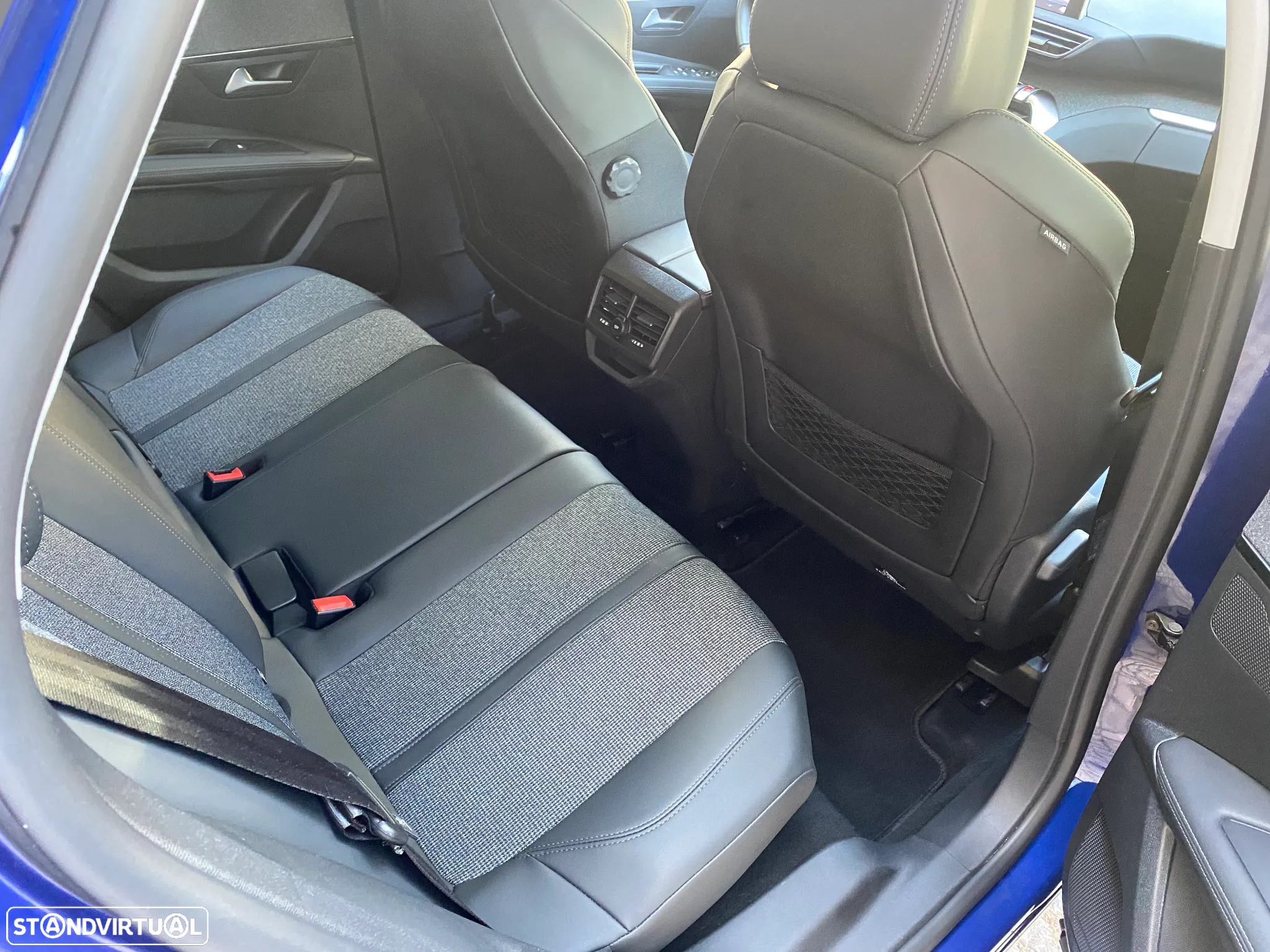 Peugeot 3008 1.5 BlueHDi Allure EAT8 - 22