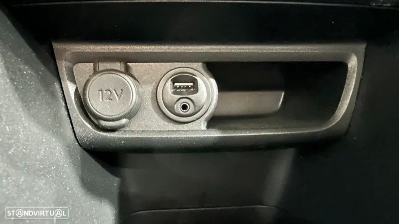 Peugeot 2008 1.6 BlueHDi Style - 28