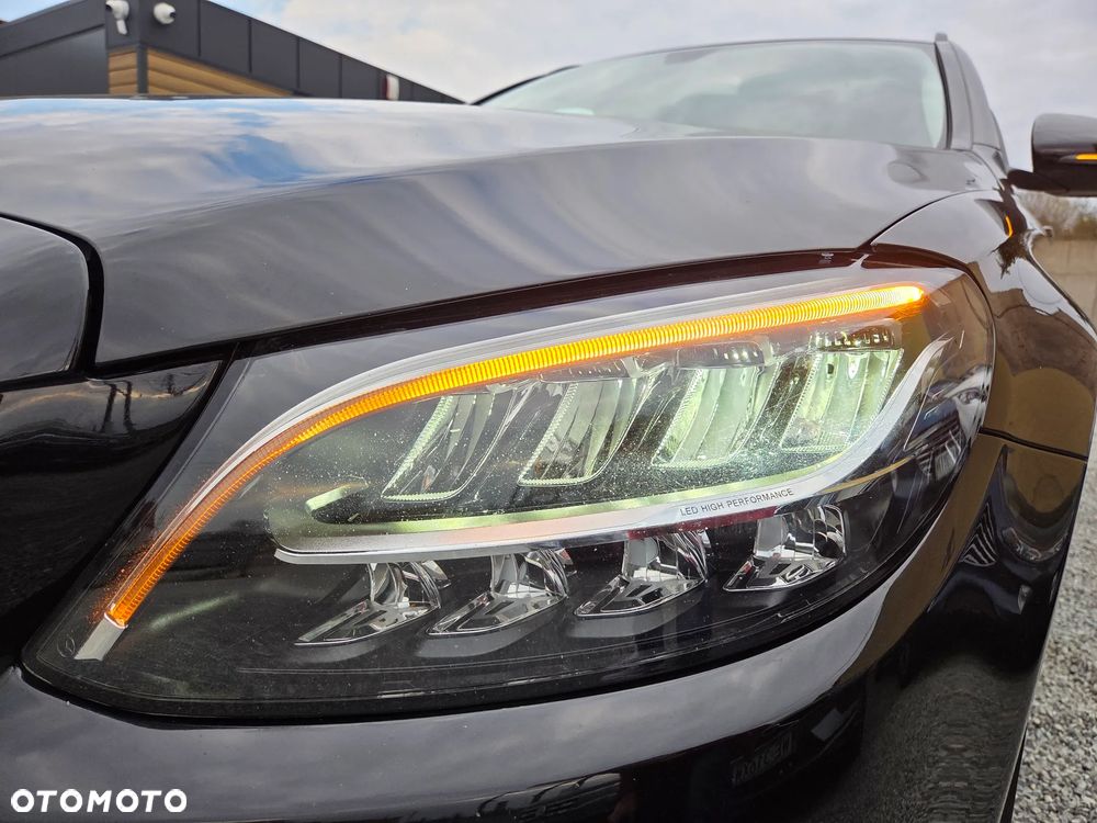 Mercedes-Benz Klasa C 200 d 9G-TRONIC - 35