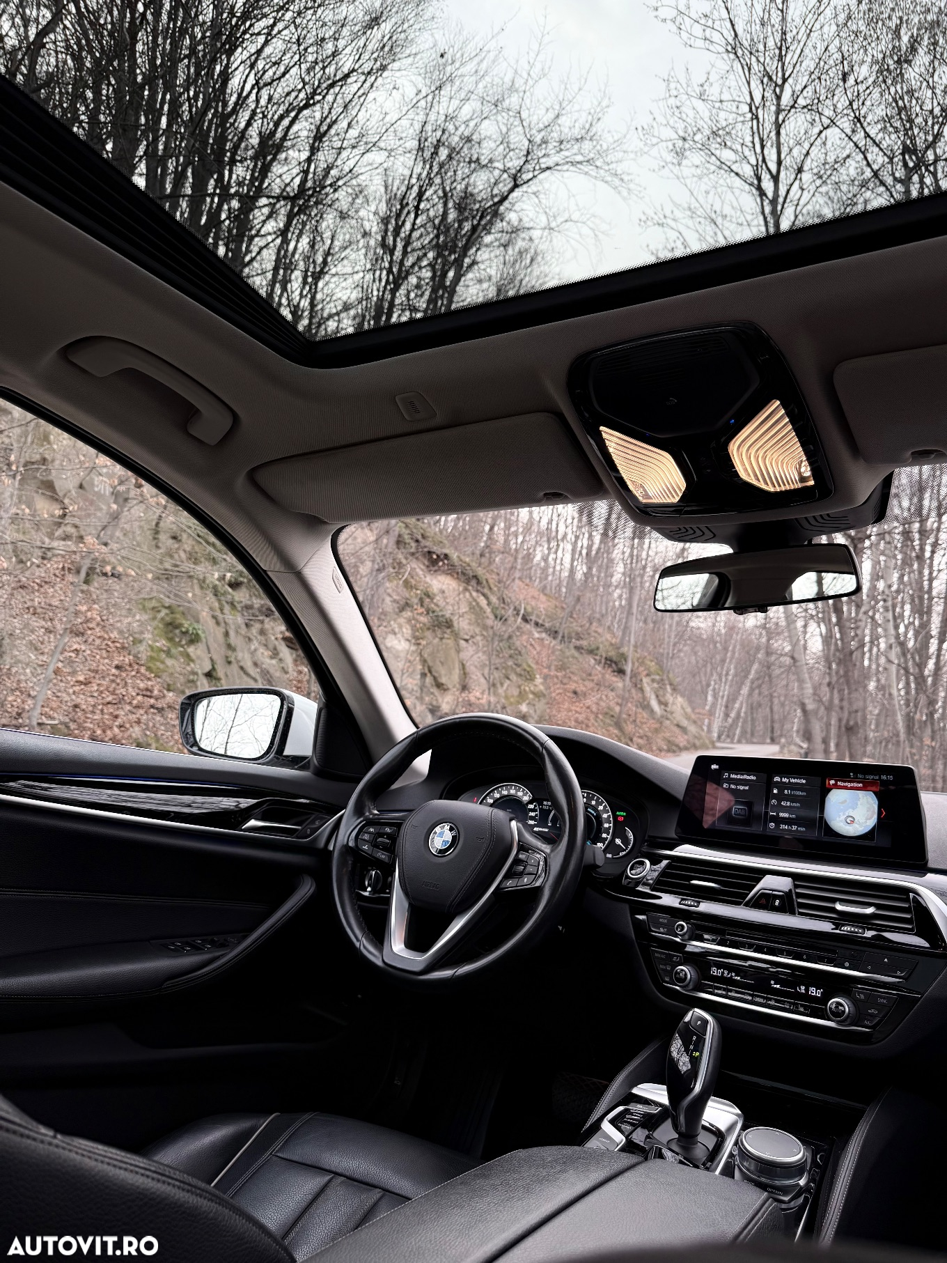 BMW Seria 5 530e Aut. Luxury Line - 12