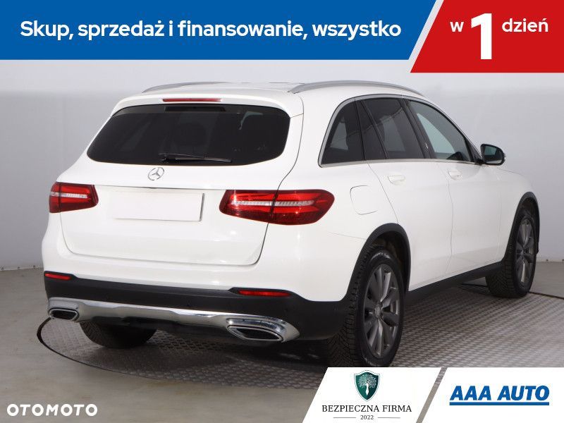 Mercedes-Benz GLC - 7