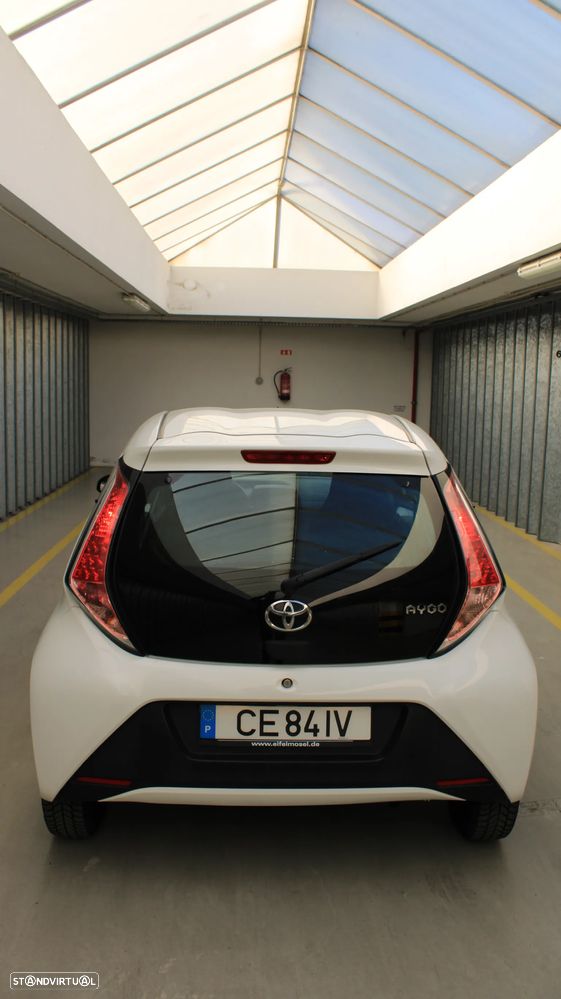 Toyota Aygo x-play - 36