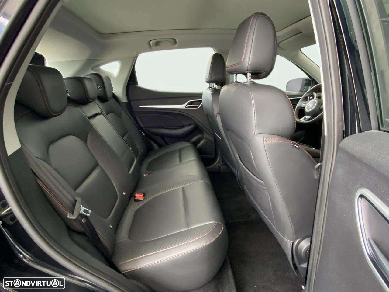 MG ZS EV 72.6 kWh Luxury OBC 11 kW - 13