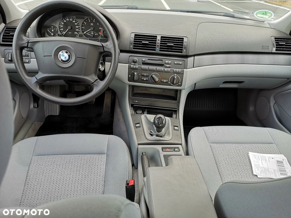 BMW Seria 3 316i - 12