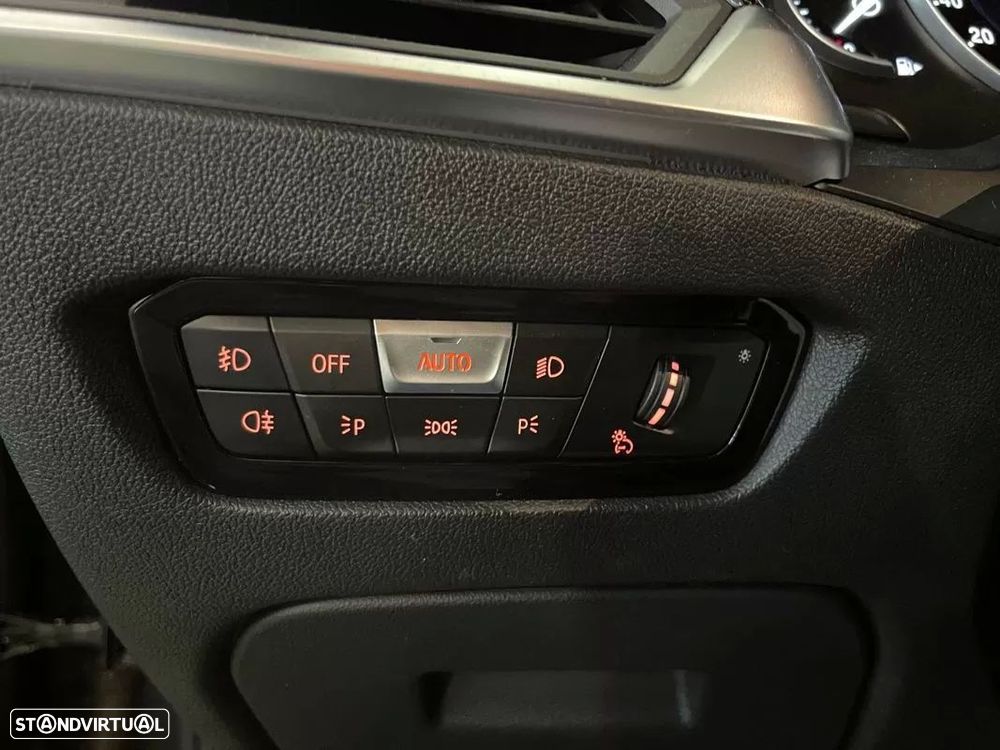 BMW 318 d Pack M Auto - 37