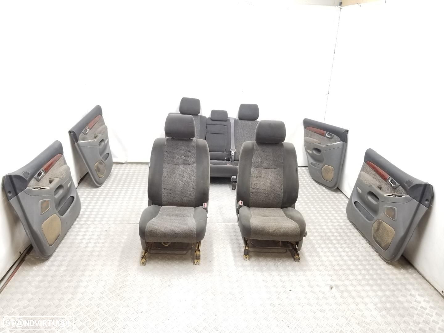 CONJUNTO COMPLETO DE BANCOS TOYOTA LAND CRUISER J12 - 1