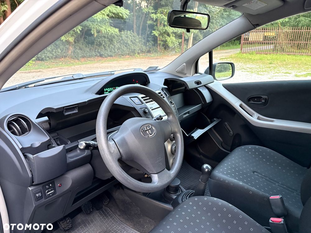 Toyota Yaris 1.0 Luna - 8