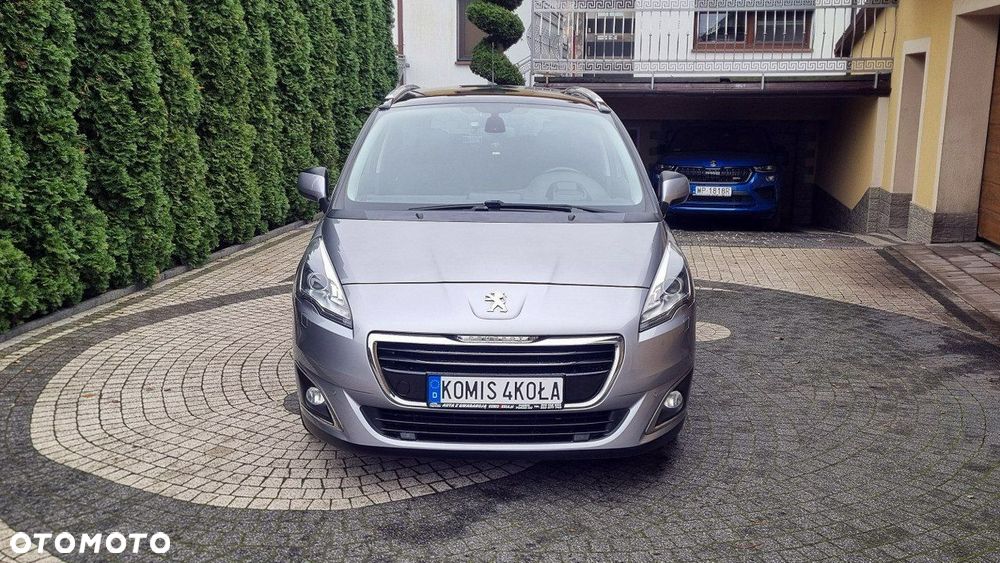 Peugeot 5008 - 10