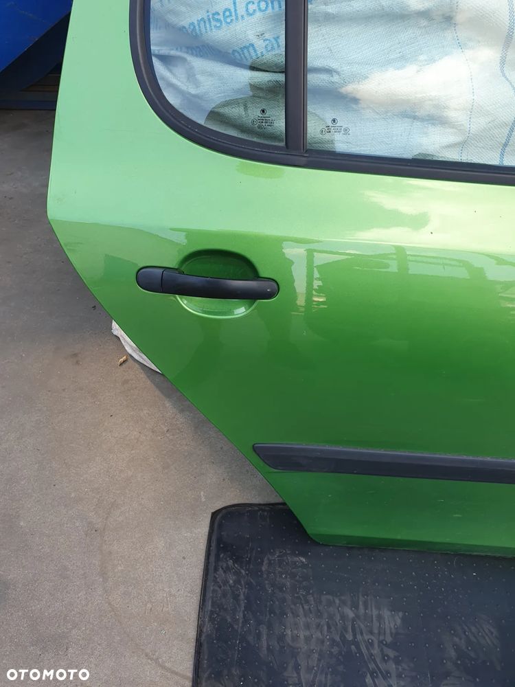 DRZWI TYLNE PRAWE FABIA II HB KOD LAKIERU 9585 - 2