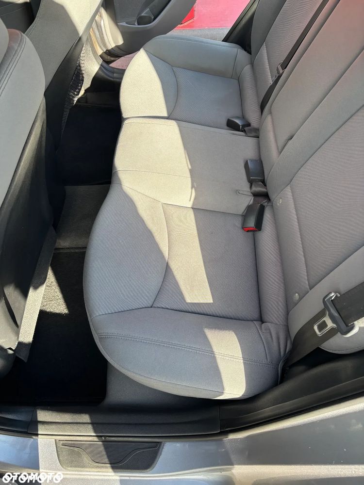 Hyundai Elantra 1.6 Classic + - 7