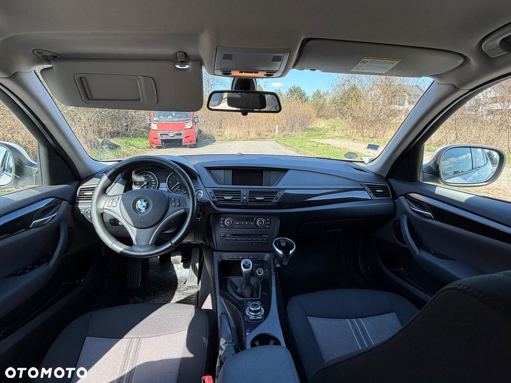 BMW X1 sDrive18d Sport Line - 13