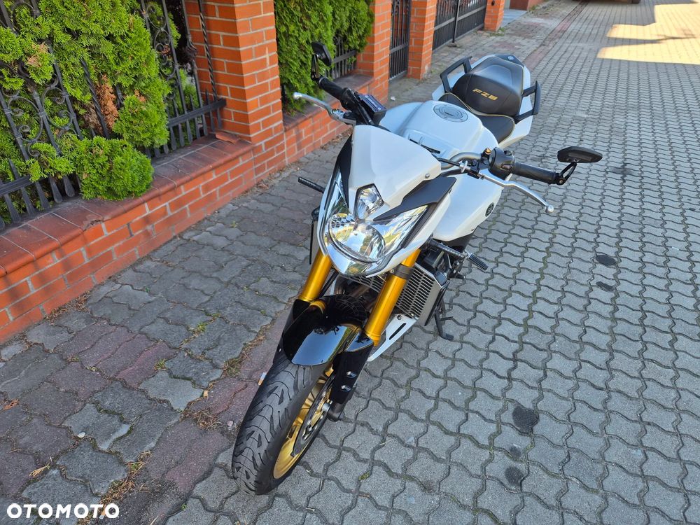 Yamaha FZ8 - 11