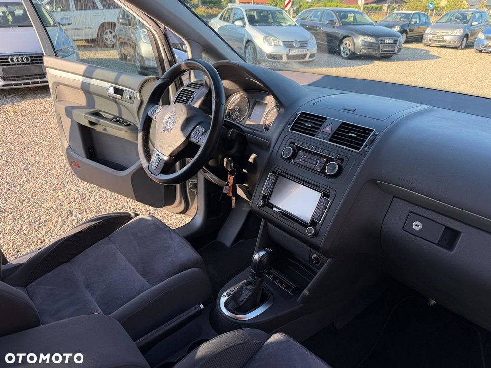 Volkswagen Touran 1.4 TSI Highline DSG - 35