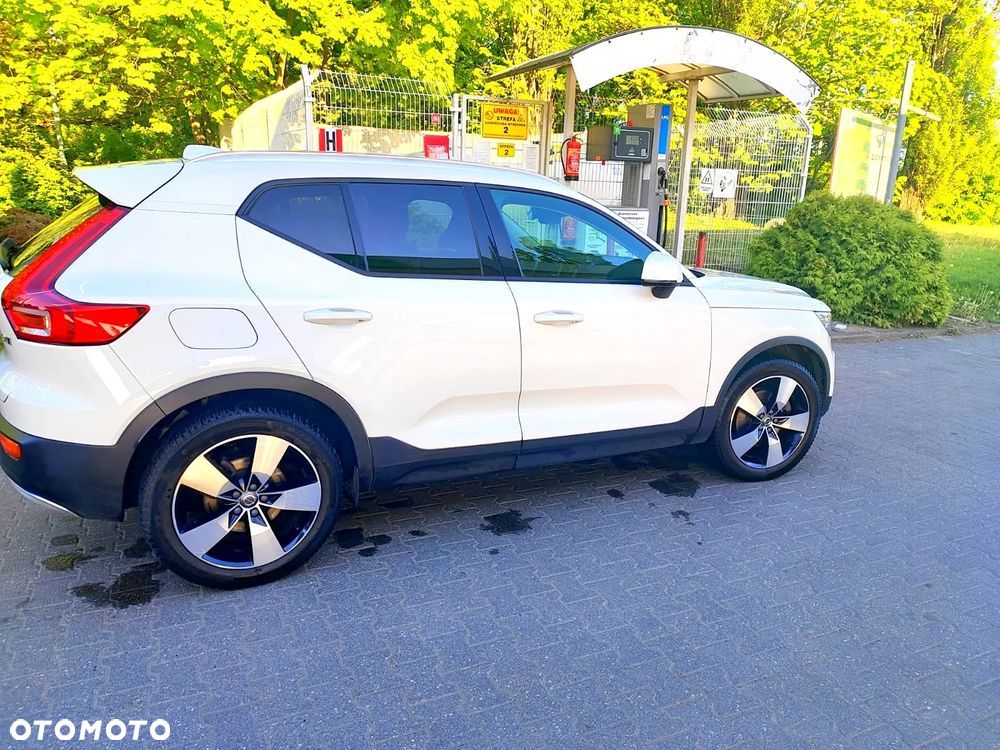 Volvo XC 40 D4 AWD Momentum - 3