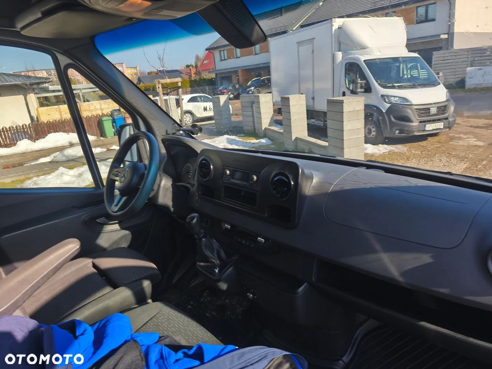 Mercedes-Benz Sprinter - 12