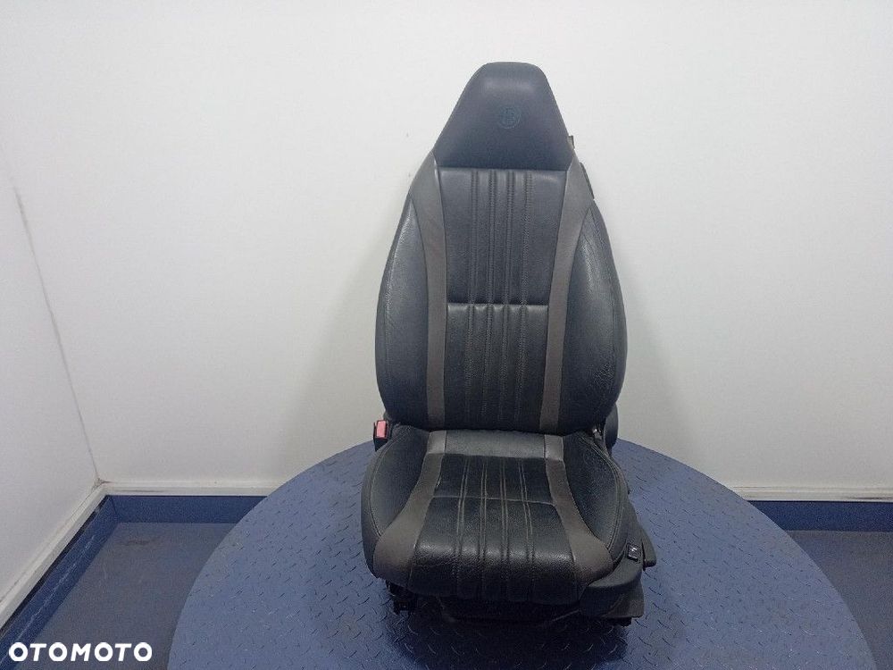ALFA ROMEO BRERA FOTEL KIEROWCY EU - 1