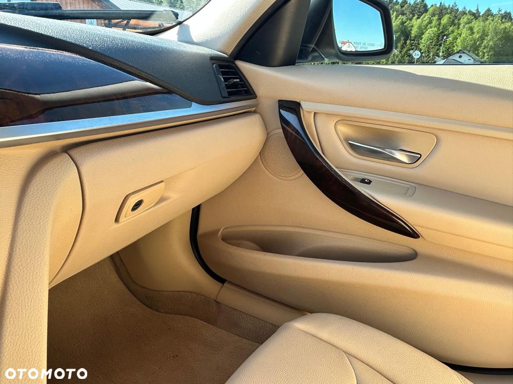 BMW Seria 3 320i - 22