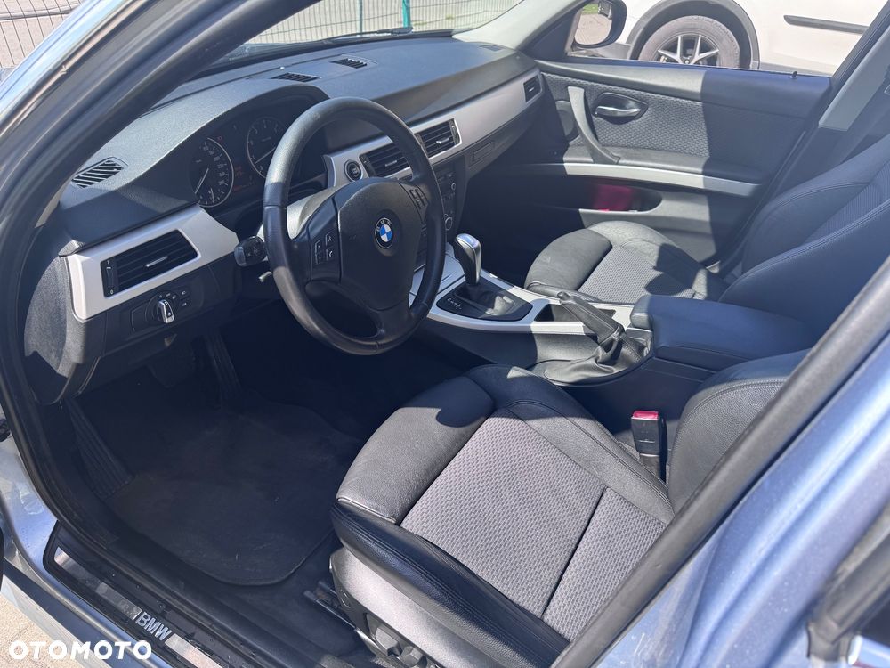 BMW Seria 3 330i xDrive - 7