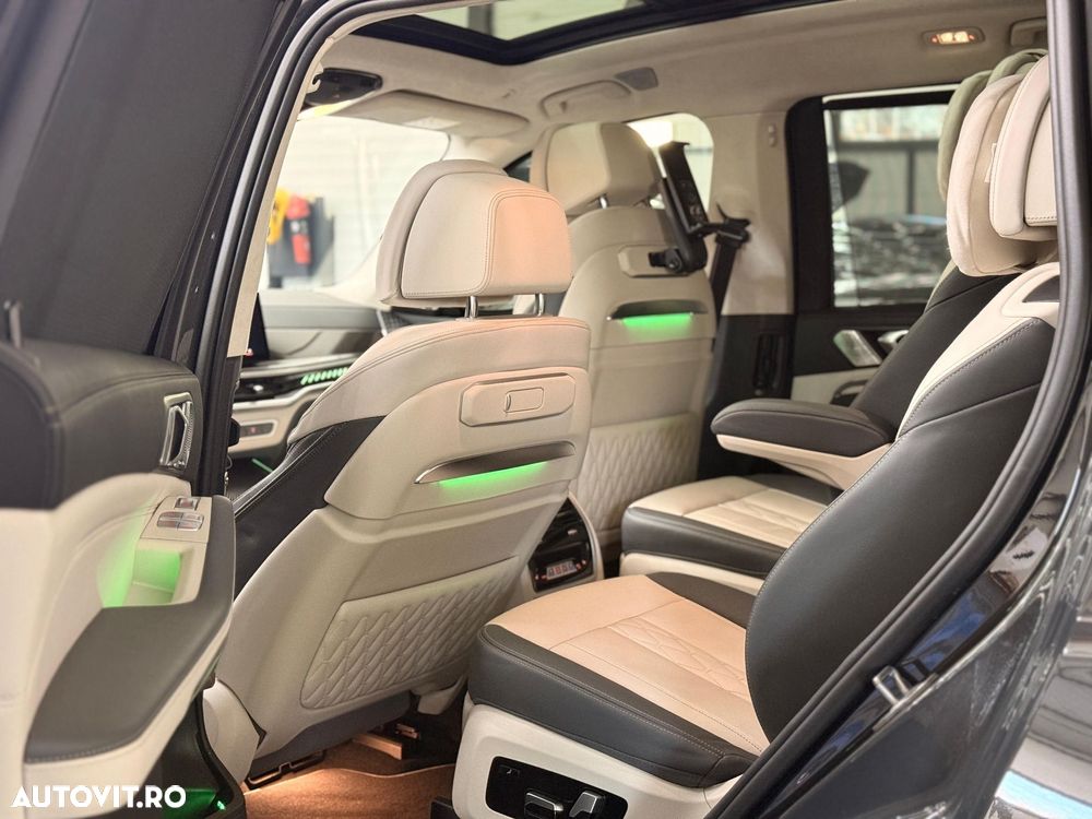 BMW X7 M60i xDrive AT MHEV - 16