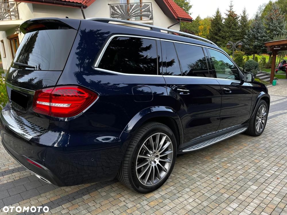 Mercedes-Benz GLS - 12