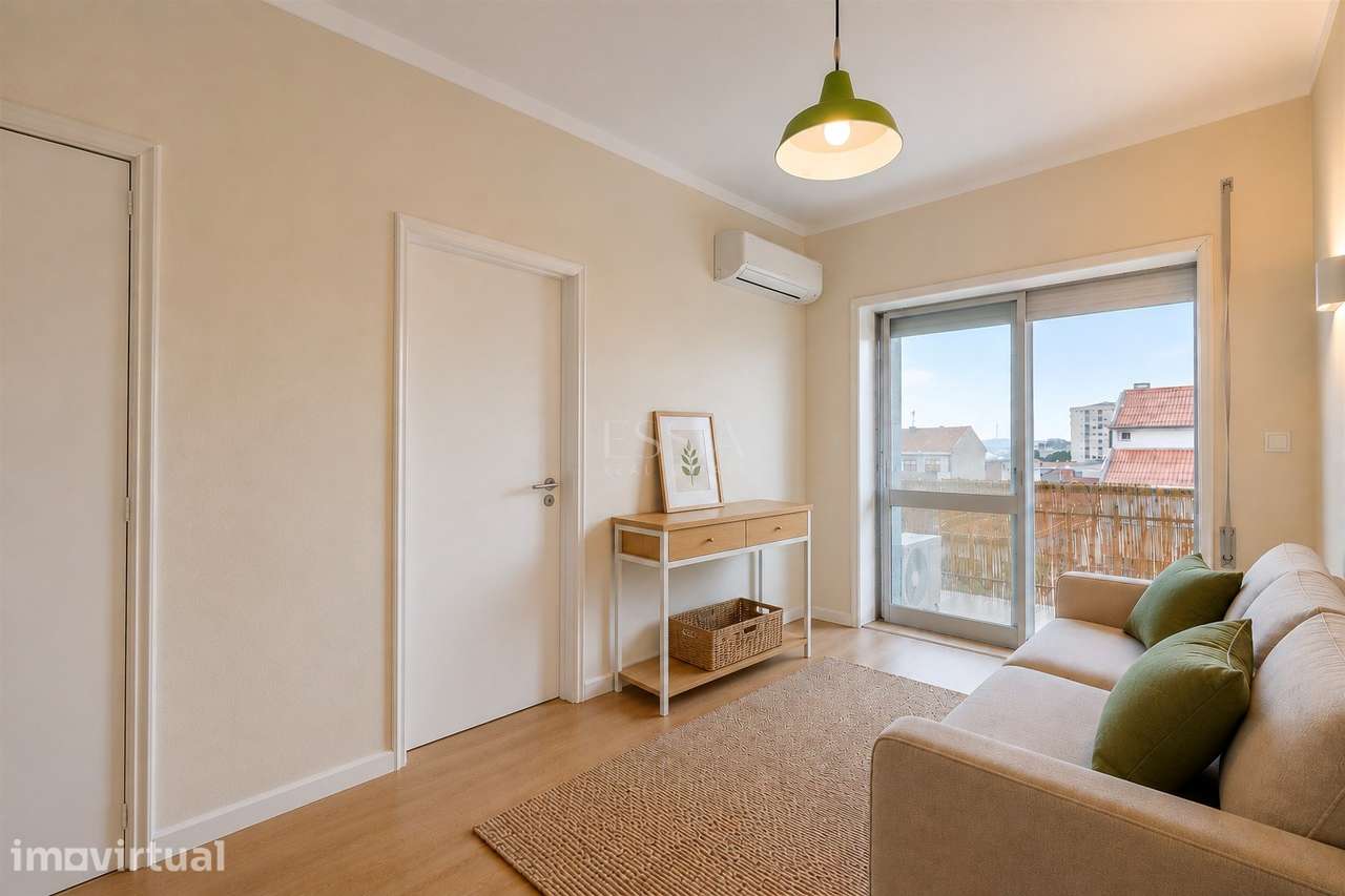 Apartamento T1 com Varanda junto à Praça Velasquez - Grande imagem: 3/24