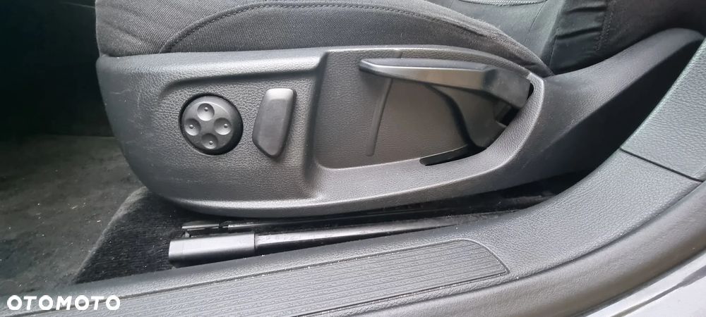 Volkswagen Passat 1.6 TDI Comfortline - 11
