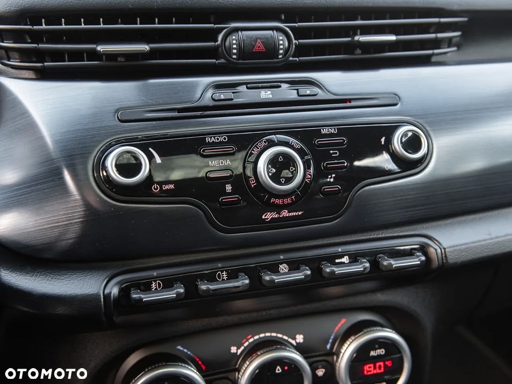 Alfa Romeo Giulietta 1.4 TB 16V Multiair TCT Sport - 24
