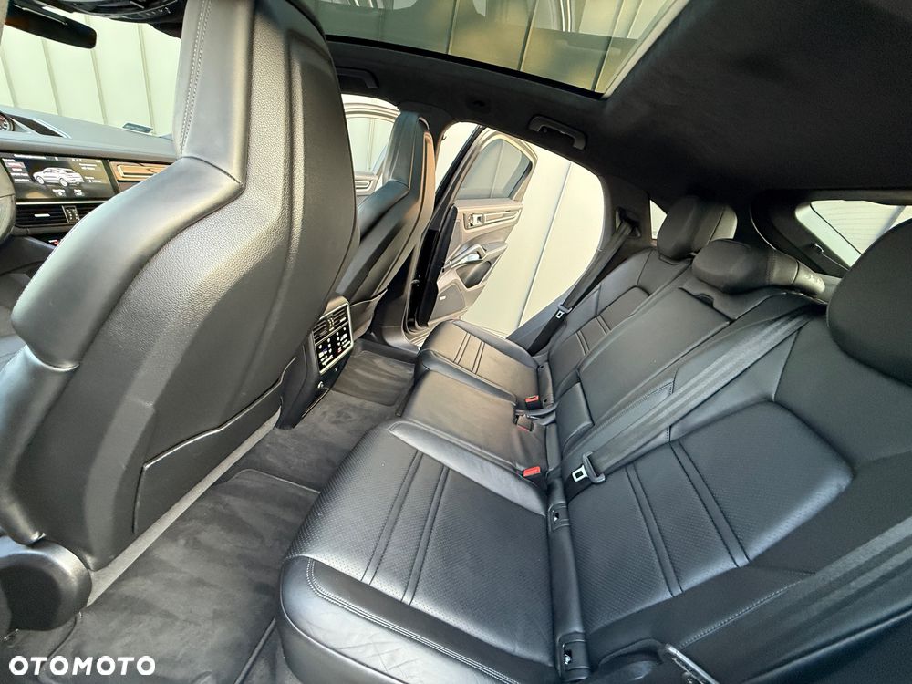 Porsche Cayenne - 27