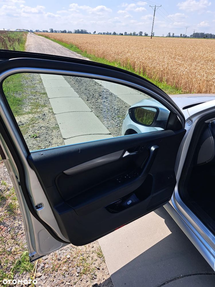 Volkswagen Passat 2.0 TDI Comfortline DSG - 17