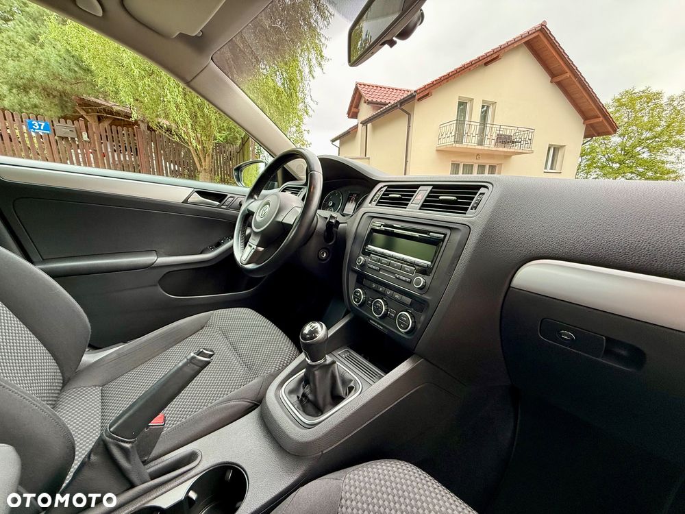 Volkswagen Jetta 1.6 TDI Comfortline - 39