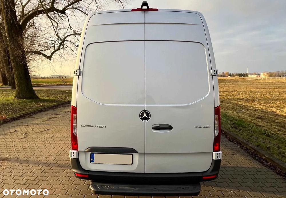Mercedes-Benz Sprinter - 13