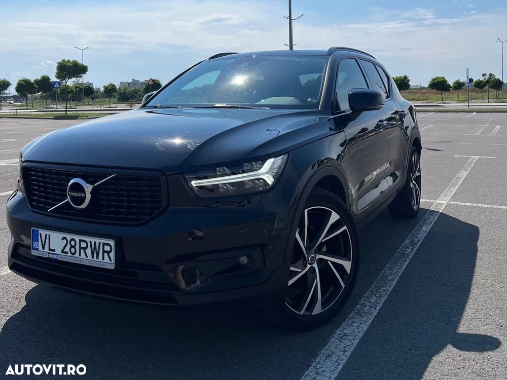 VOLVO XC40 2019