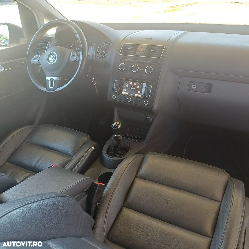 Volkswagen Touran 2.0 TDI DPF Highline - 10