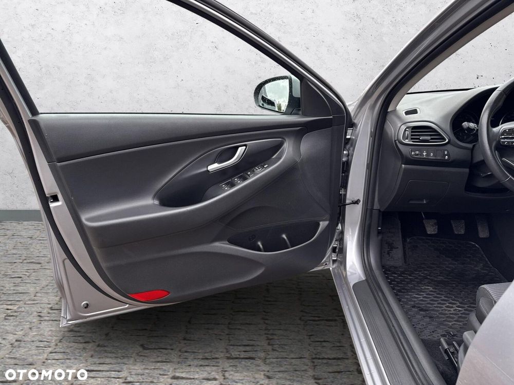 Hyundai i30 1.5 DPI Classic + - 11