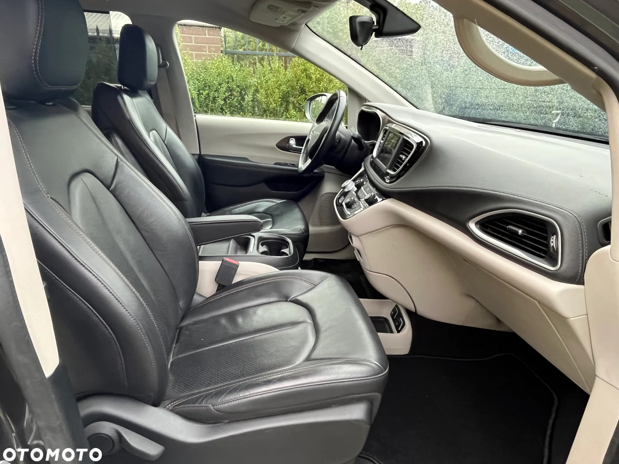 Chrysler Pacifica - 18