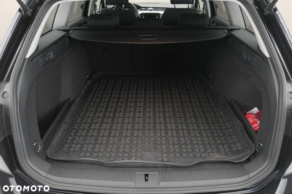 Volkswagen Passat 2.0 TSI Business DSG - 16