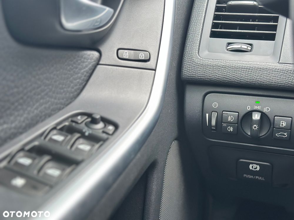 Volvo XC 60 D5 AWD - 17